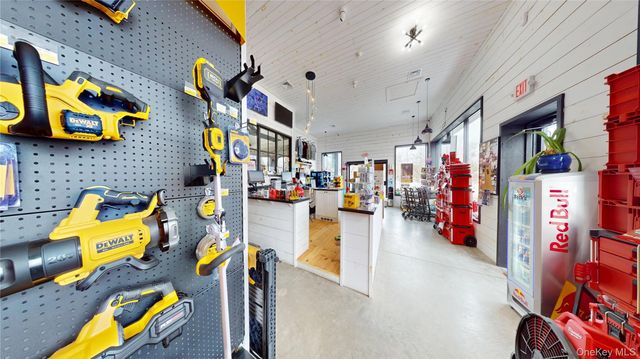 4 Bona Ventura Avenue, Wallkill, NY 12589