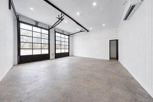 4 Bona Ventura Avenue, Wallkill, NY 12589