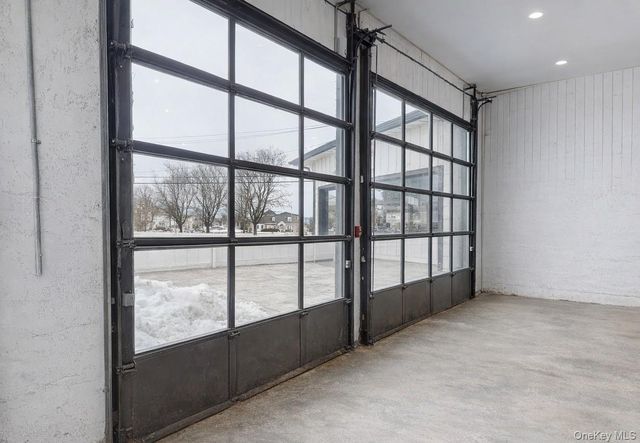 4 Bona Ventura Avenue, Wallkill, NY 12589