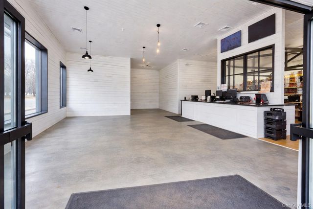 4 Bona Ventura Avenue, Wallkill, NY 12589