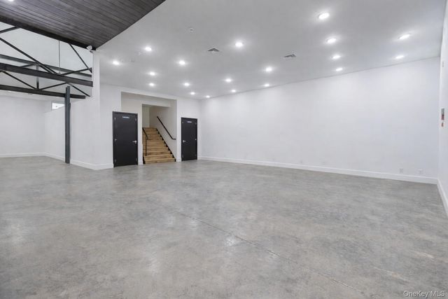 4 Bona Ventura Avenue, Wallkill, NY 12589