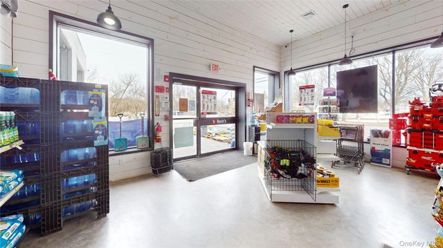 4 Bona Ventura Avenue, Wallkill, NY 12589