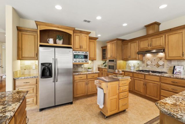 3424 Benedix Way, Elk Grove, CA 95758