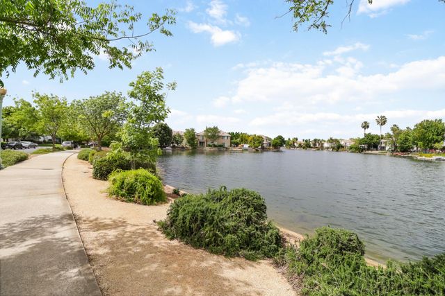 3424 Benedix Way, Elk Grove, CA 95758