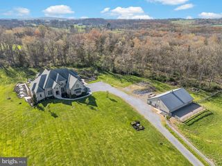 5683 GINGRICH RD, Hershey, PA 17033