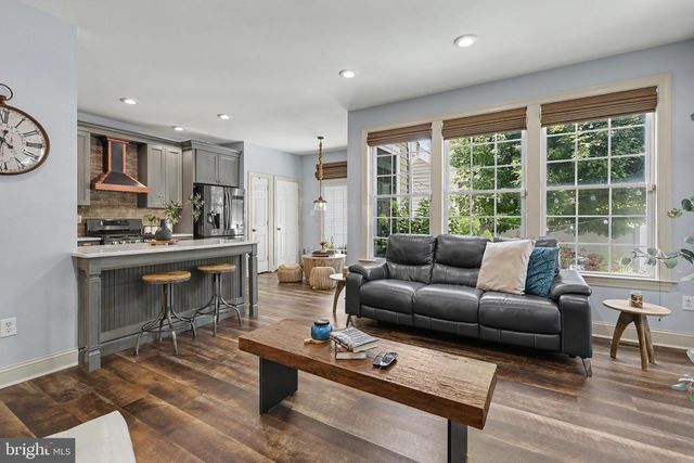 38 UNION ST, Robbinsville, NJ 08691