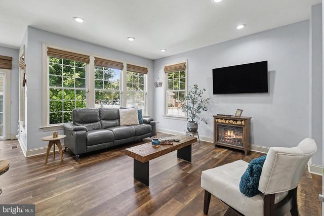 38 UNION ST, Robbinsville, NJ 08691