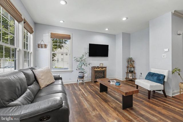 38 UNION ST, Robbinsville, NJ 08691