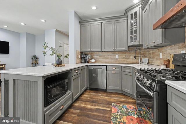 38 UNION ST, Robbinsville, NJ 08691