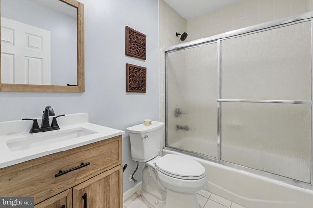 38 UNION ST, Robbinsville, NJ 08691
