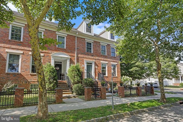 38 UNION ST, Robbinsville, NJ 08691