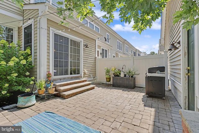 38 UNION ST, Robbinsville, NJ 08691