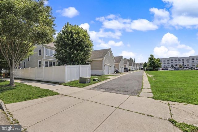 38 UNION ST, Robbinsville, NJ 08691