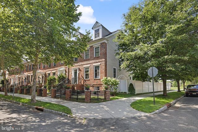 38 UNION ST, Robbinsville, NJ 08691