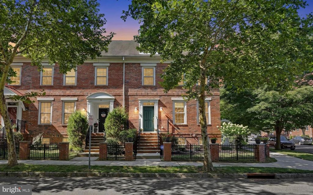 38 UNION ST, Robbinsville, NJ 08691