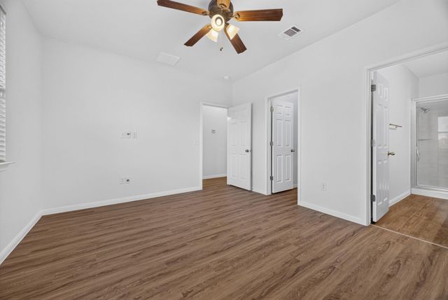 430 Twisted Oaks LN, Buda, TX 78610
