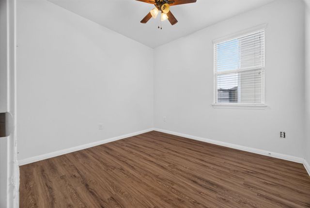 430 Twisted Oaks LN, Buda, TX 78610