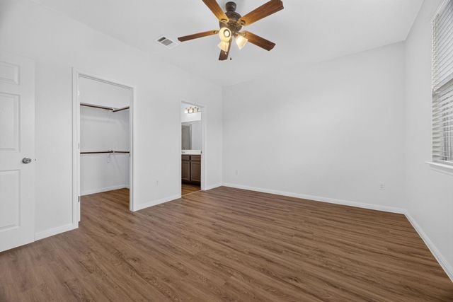 430 Twisted Oaks LN, Buda, TX 78610