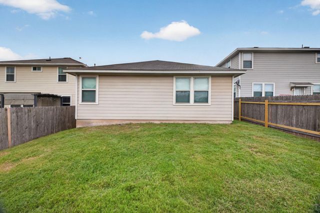 430 Twisted Oaks LN, Buda, TX 78610