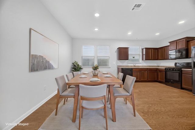 430 Twisted Oaks LN, Buda, TX 78610
