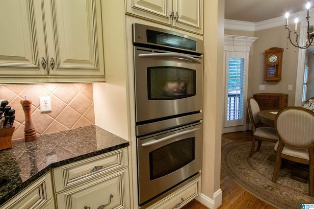 990 COBBLE CREEK DRIVE, Hoover, AL 35226