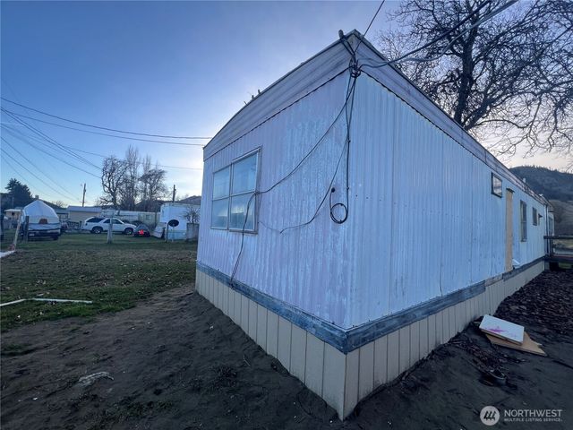204 Davis Ave., Brewster, WA 98812
