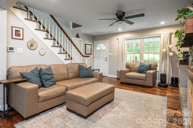 8 Coffey Place, Asheville, NC 28806