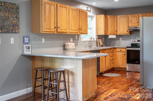 8 Coffey Place, Asheville, NC 28806