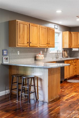 8 Coffey Place, Asheville, NC 28806