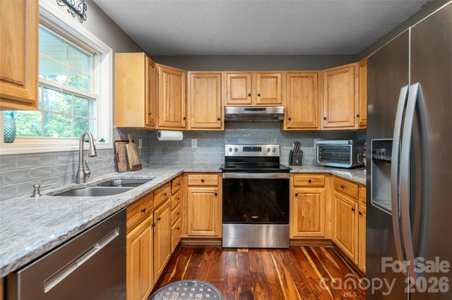 8 Coffey Place, Asheville, NC 28806