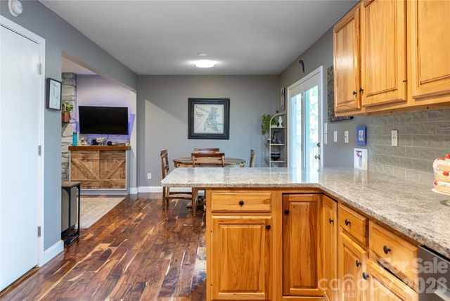8 Coffey Place, Asheville, NC 28806