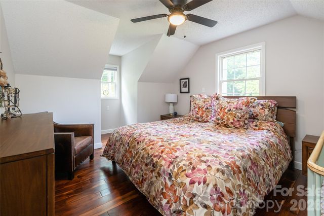 8 Coffey Place, Asheville, NC 28806