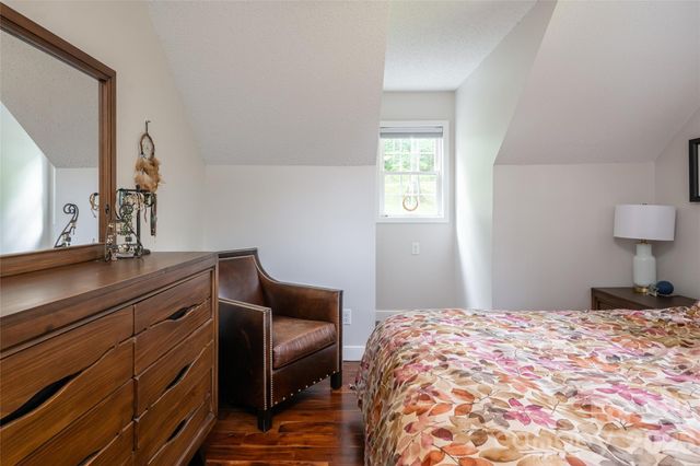 8 Coffey Place, Asheville, NC 28806