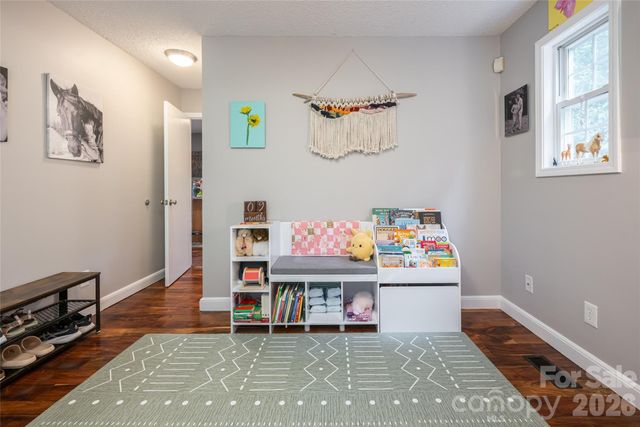 8 Coffey Place, Asheville, NC 28806