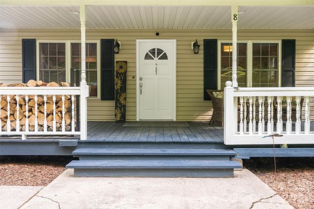 8 Coffey Place, Asheville, NC 28806