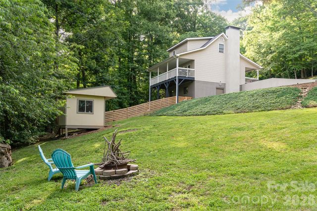 8 Coffey Place, Asheville, NC 28806