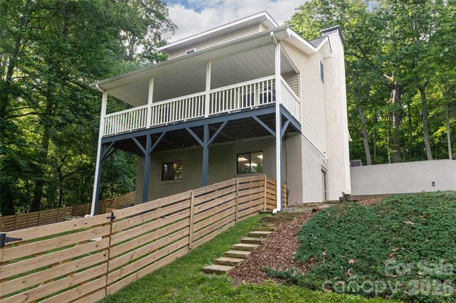 8 Coffey Place, Asheville, NC 28806