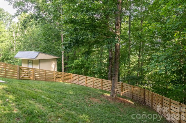 8 Coffey Place, Asheville, NC 28806
