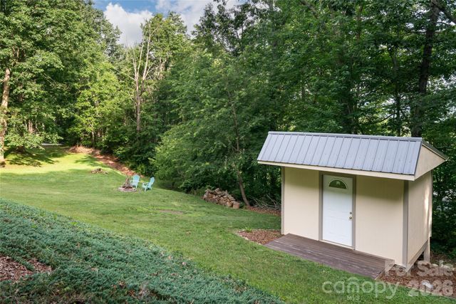 8 Coffey Place, Asheville, NC 28806