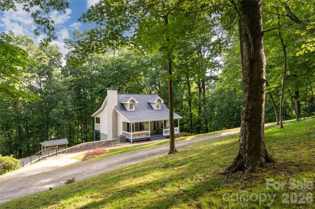 8 Coffey Place, Asheville, NC 28806
