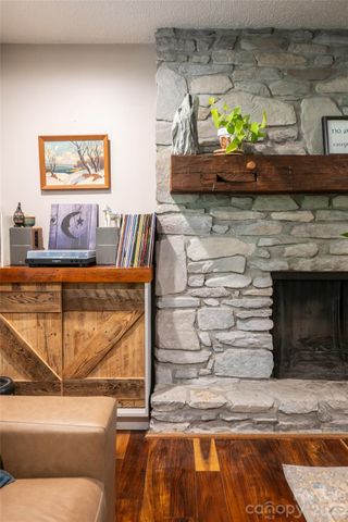 8 Coffey Place, Asheville, NC 28806