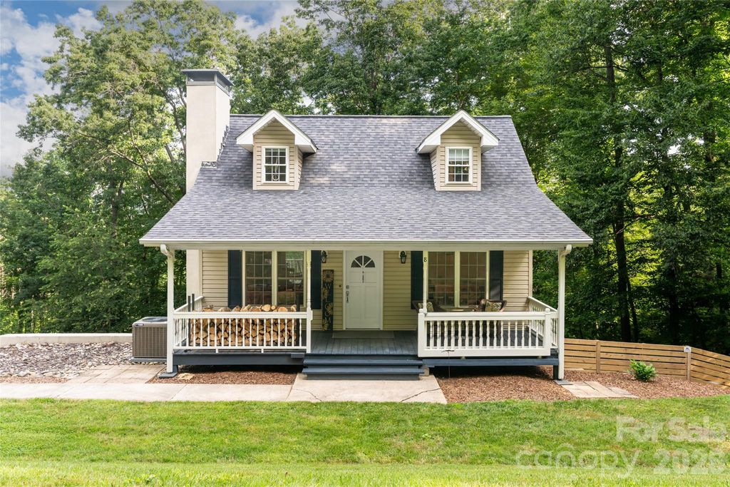 8 Coffey Place, Asheville, NC 28806