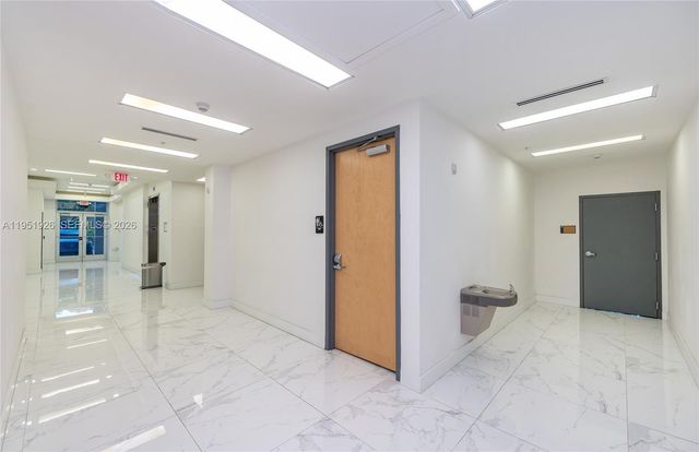 10450 NW 33rd Street 501, Doral, FL 33172