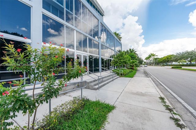 10450 NW 33rd Street 501, Doral, FL 33172