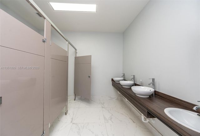 10450 NW 33rd Street 501, Doral, FL 33172