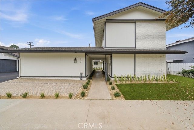 1172 N Shattuck B, Orange, CA 92867