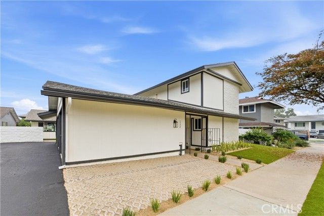 1172 N Shattuck B, Orange, CA 92867