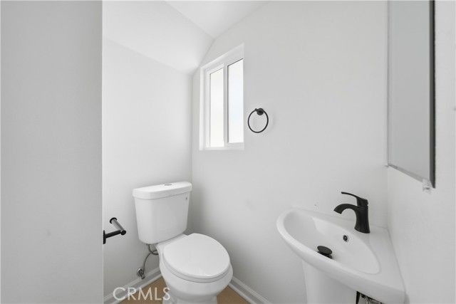 1172 N Shattuck B, Orange, CA 92867