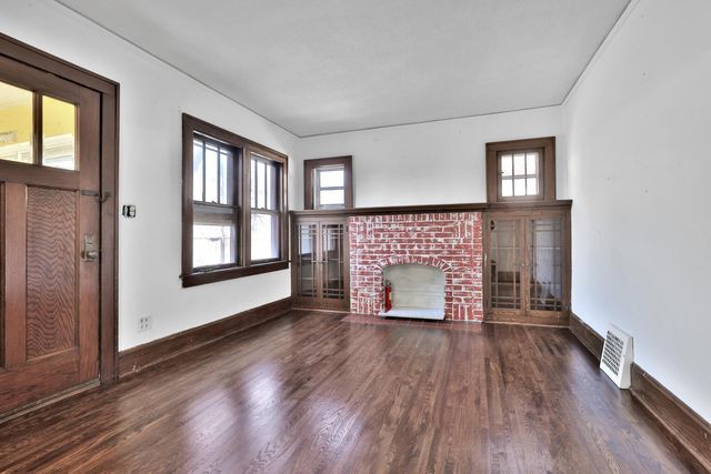 528 Point Douglas Road S, Saint Paul, MN 55119