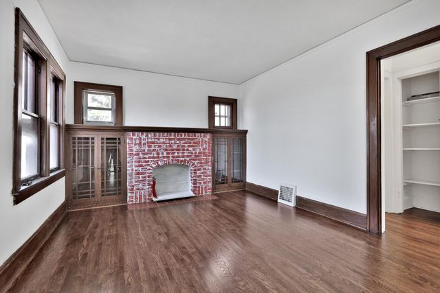 528 Point Douglas Road S, Saint Paul, MN 55119